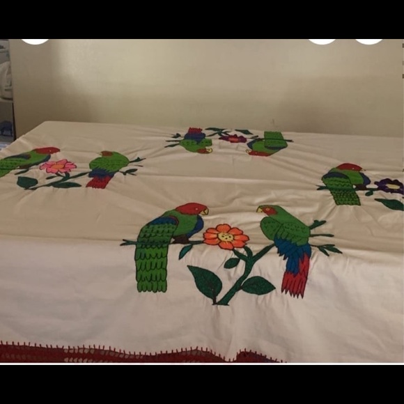 Green and Red Frog Pattern Kitchen Linens - Picture 3 of 6